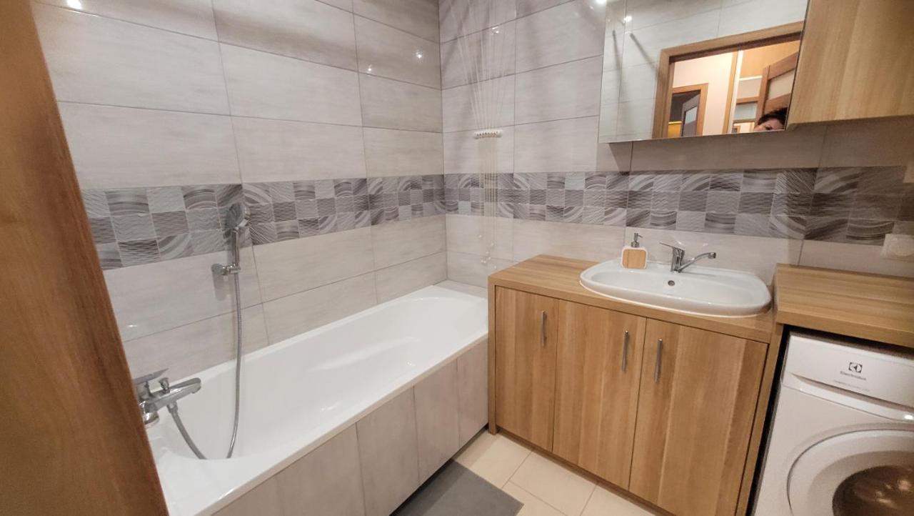 Queen Apartament Centrum Z Garazem Миньск-Мазовецки Экстерьер фото