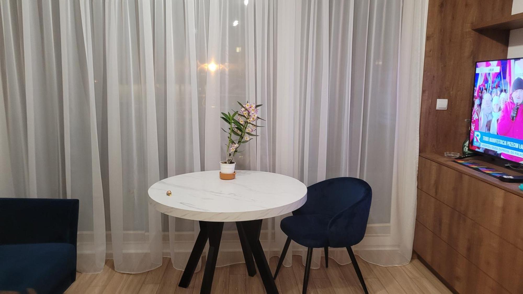 Queen Apartament Centrum Z Garazem Миньск-Мазовецки Экстерьер фото